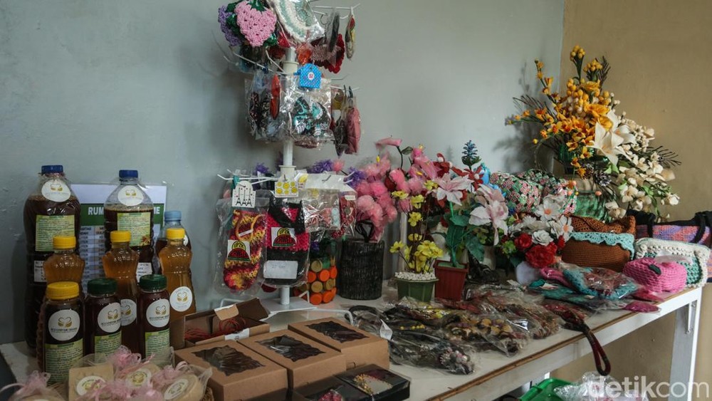 Rahasia Ibu-ibu Jakarta Sulap Sampah Jadi Jutaan Rupiah!