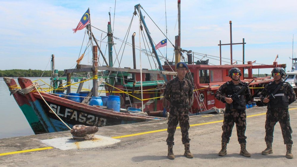 Kasus Pemalsuan Dokumen Kapal Ikan Terungkap! Tersangka dan Bukti Mengerikan Diserahkan ke Kejaksaan!