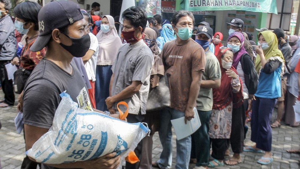 Bantuan Beras 10 Kg: Prabowo Beri Peringatan Keras, Harga Gabah Petani Jangan Sampai Anjlok!