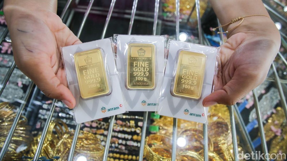 Misteri Anjloknya Harga Emas: Setelah Pecahkan Rekor Rp 3 Juta, Ada Apa di Balik Koreksi Tajam Logam Mulia Ini?