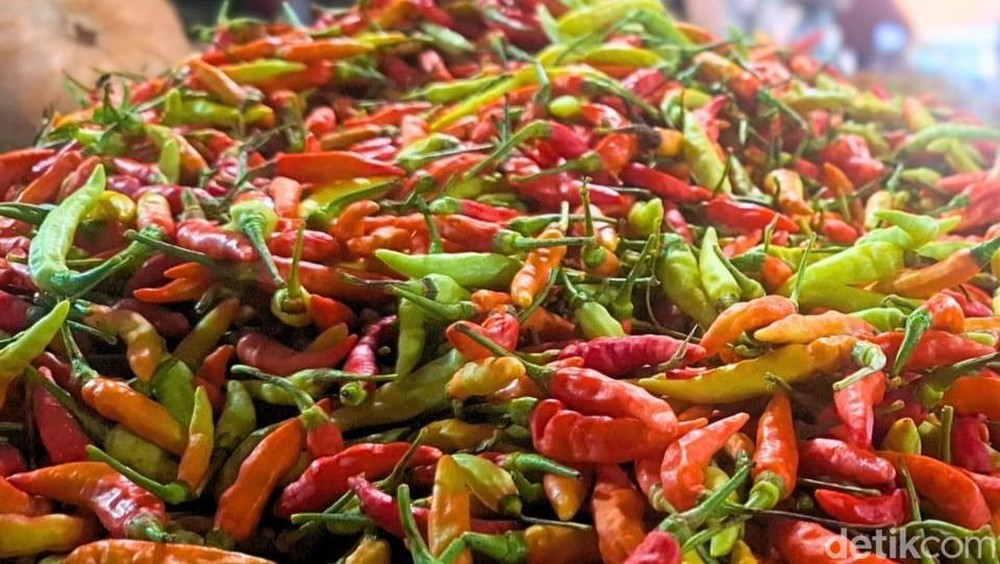 Misteri di Balik Lonjakan Harga Cabai Rawit Merah Terkuak! Pemerintah Siapkan 'Senjata Rahasia' untuk Menyelamatkan Dompet Anda Jelang Ramadan.