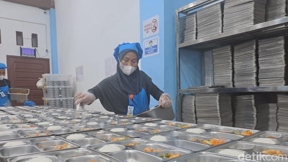 Geger! Ratusan Dapur Program Makan Bergizi Gratis Disegel BGN: Bukan Sekadar Renovasi, Ancaman Kesehatan Mengintai? Ini Biang Keroknya!