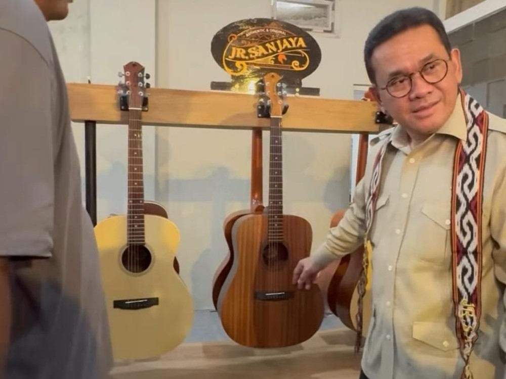 Modal KUR dan Motor Mio, Pasutri Klaten Ini Sulap Usaha Gitar Jadi Fenomena Ekspor Ribuan Unit Usai Dikunjungi Mendag: Kisah Inspiratif UMKM Lokal Menembus Batas Dunia!