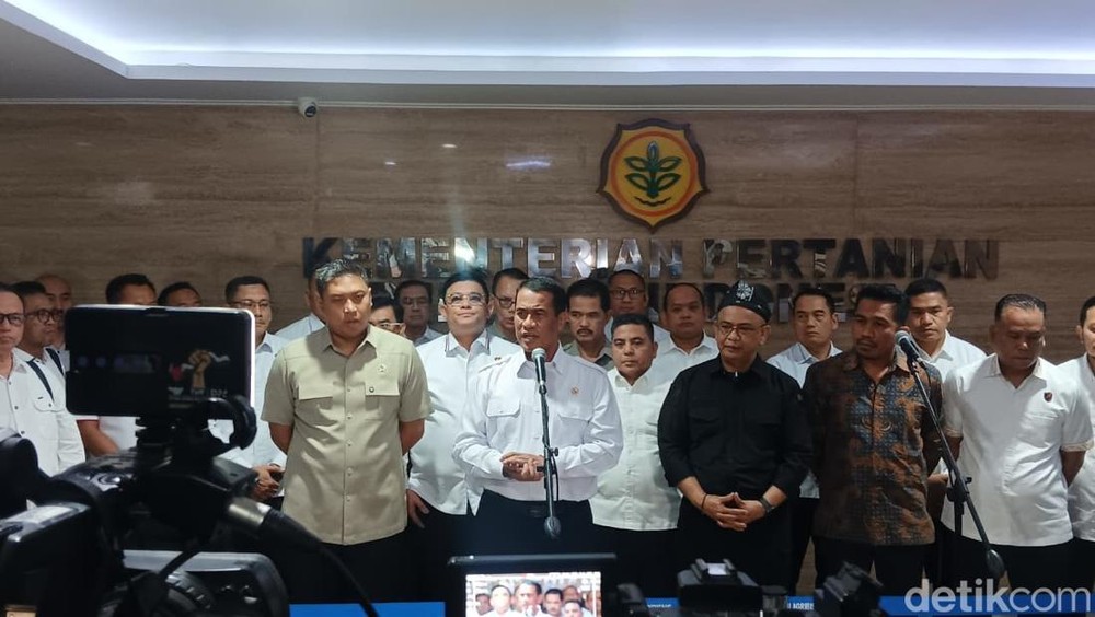Ada Apa di Balik Misteri Harga Sawit RI yang Anjlok Saat Dolar AS Menguat? Mentan Amran Sulaiman Ungkap 'Anomali' Besar dan Tuntut Kenaikan Segera!