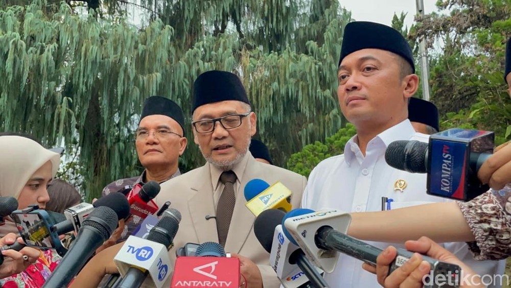 TERUNGKAP! Nasib Biaya Haji 2026 di Tangan Menteri Irfan dan DPR: Antara Harapan Penurunan dan Tantangan Global yang Mencekik!