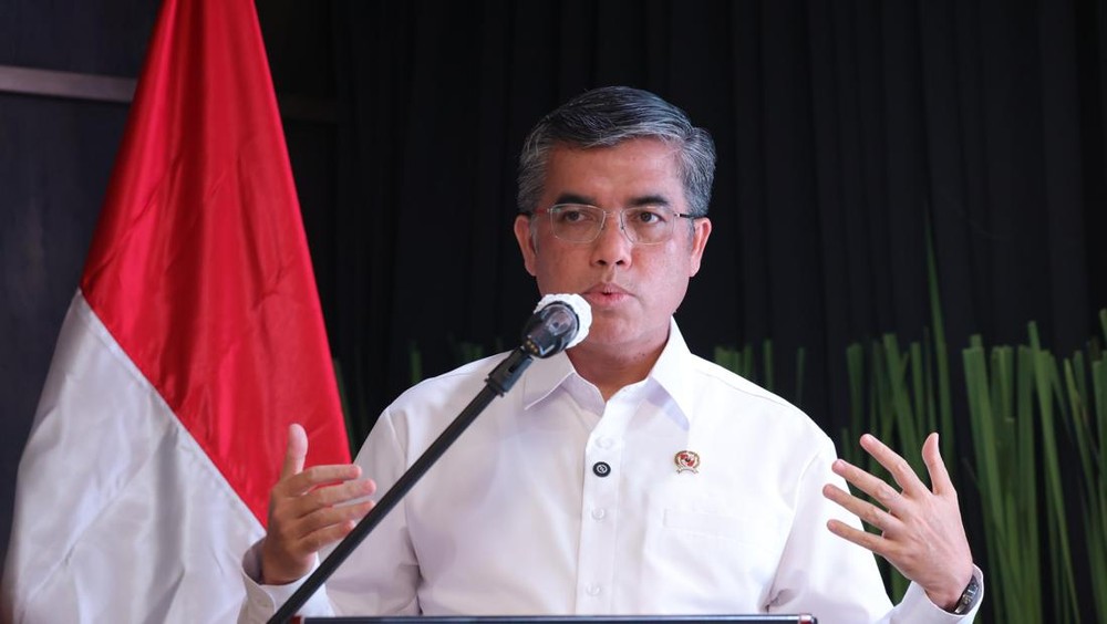 Masa Depan Kerja di Ujung Tanduk? Menaker RI Bongkar Solusi Tak Terduga Hadapi Gempuran AI!