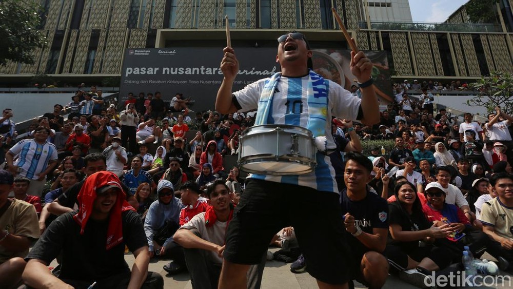 Lebih dari Sekadar Gol! Kadin Bongkar 'Harta Karun' Ekonomi Rp 5 Triliun di Balik Piala Dunia 2026, UMKM Ikut Panen Raya!