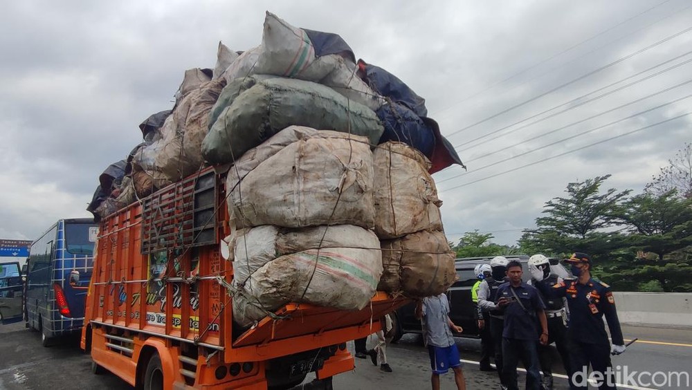 Terkuak! Lebih dari Seperlima Truk di Tol Trans Sumatera 'Siluman' ODOL, BPJT Ungkap Strategi Penyelamatan Triliunan Rupiah!