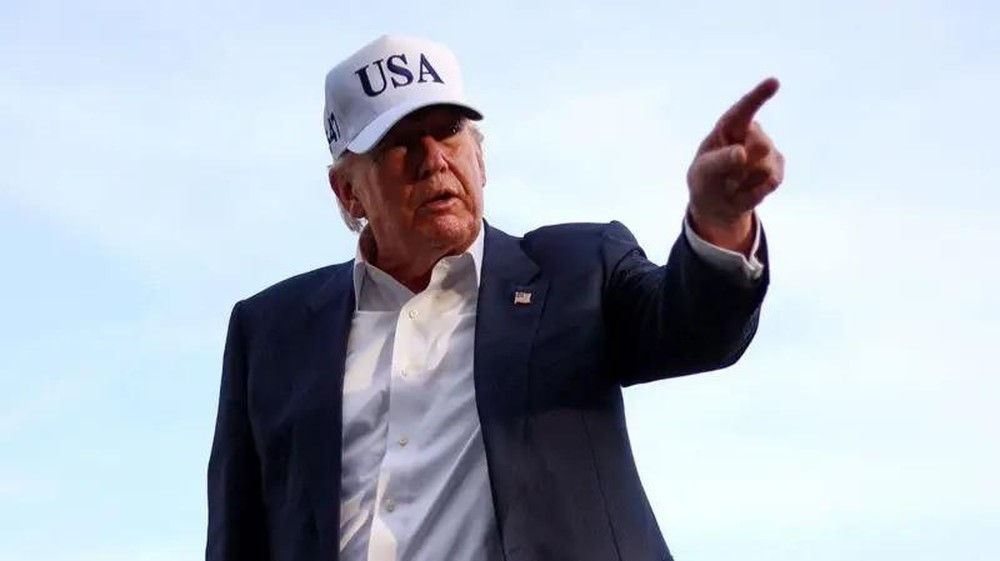 AS Tercekik Asap Kanada: Trump Murka, Siap 'Hantam' Ekonomi Tetangga dengan Ancaman Tarif Impor Fantastis! Apa Dalih di Balik Keputusan Berani Ini?