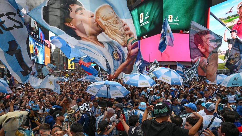 Di Balik Gemerlap Final Piala Dunia 2026: Terungkap, Siapa Sebenarnya 'Raja Cuan' dan Siapa yang Justru 'Gigit Jari' dari Pesta Bola Terakbar Ini? Analisis Ekonomi Mengejutkan!
