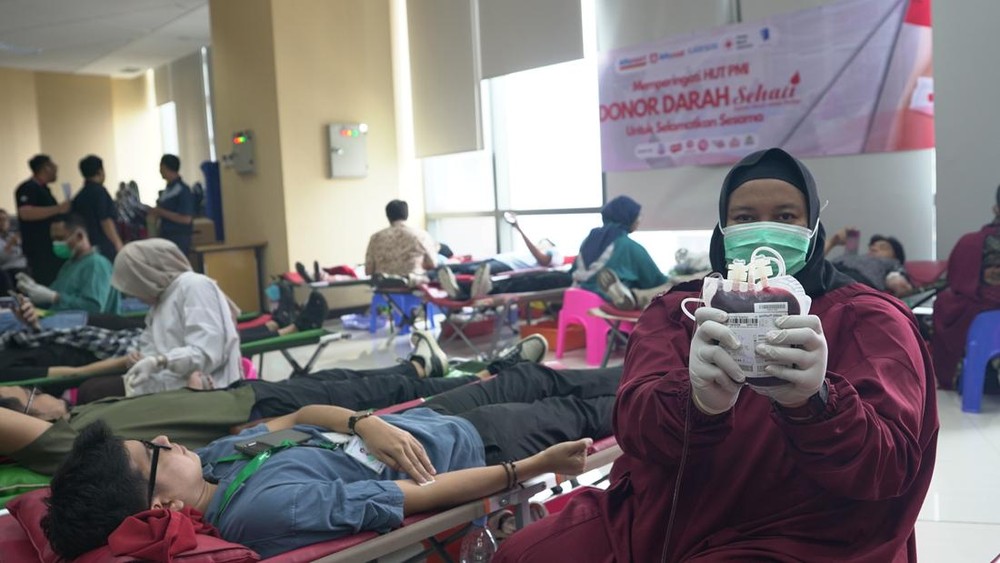 Lebih dari Sekadar Ritel! Alfamart Gelar Aksi Kemanusiaan Akbar di 28 Kota, Libatkan Ribuan Karyawan: Mengapa Ini Penting?