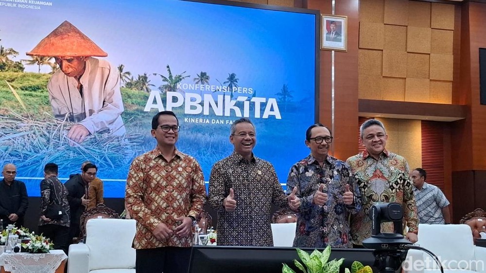 Gempur Rokok Ilegal dan Narkotika